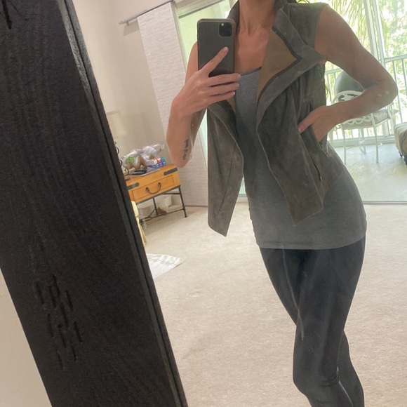 Veda olive distressed leather vest - Picture 3 of 6